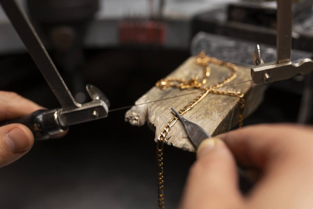 jeweler-s-hands-making-jewellery (1)